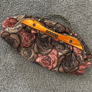 Beaded Plastic Frame Metal Clasp & Carpet Bag Convertible Crossbody/Clutch